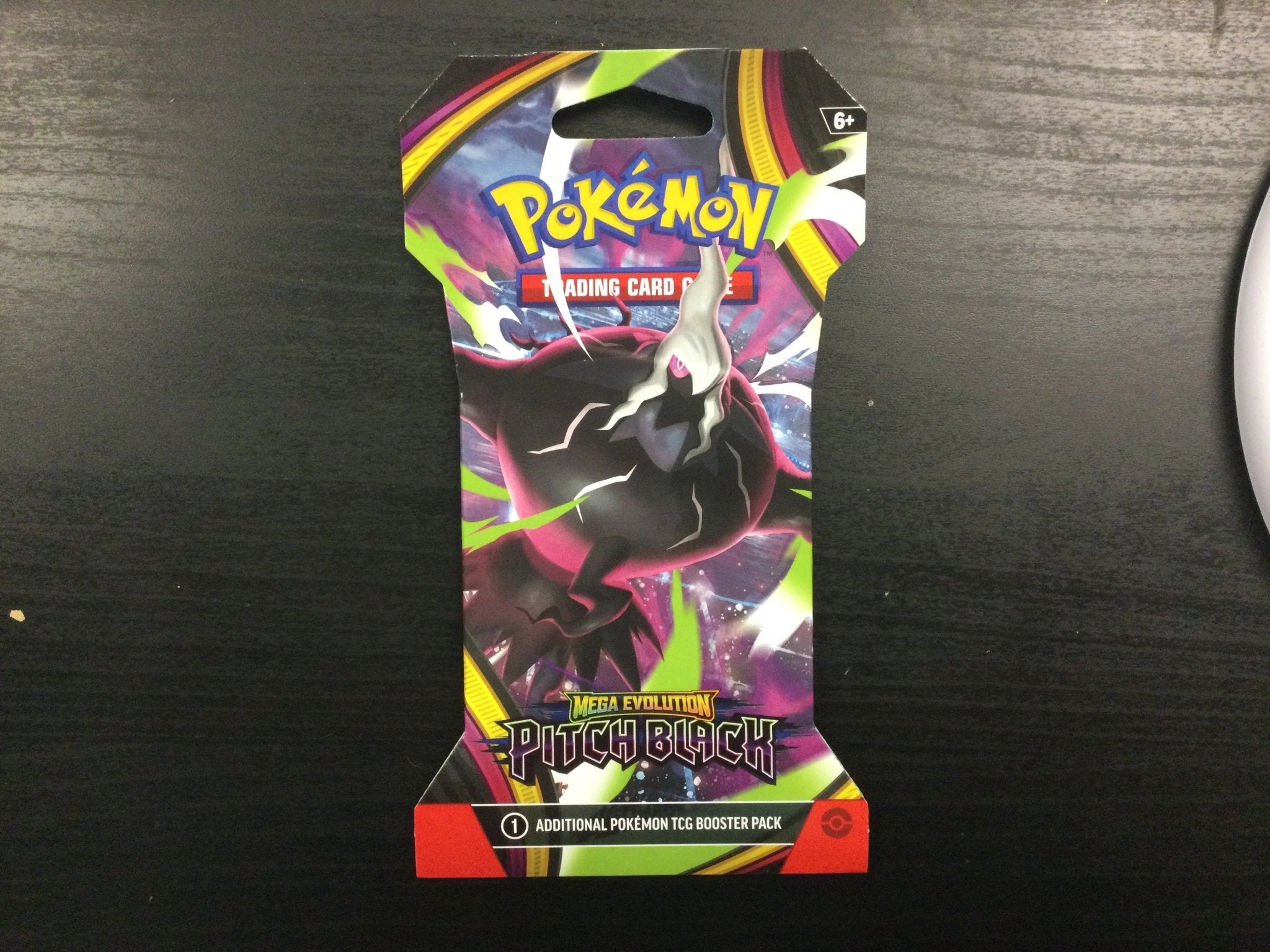 Pokémon Mega Evolution Pitch Black Sleeved Booster -
